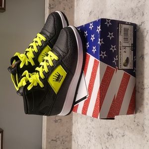 Boy's World of Troop high top sneakers
